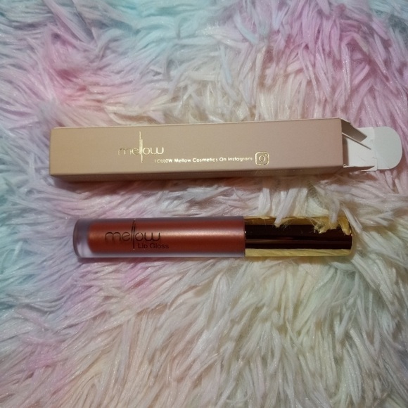 MELLOW COSMETICS Lip Gloss in Tahiti new in box - Picture 3 of 3